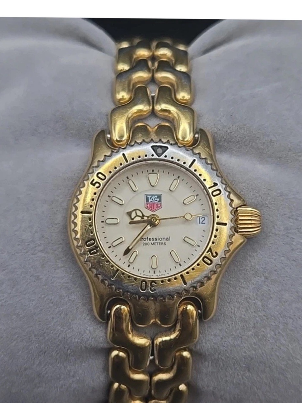 Tag Heuer Women’s Gold-Tone Professional Watch petite 27mm feminine